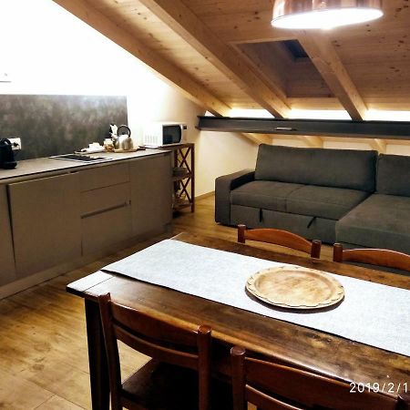 Maison Soleil - Mansarda アオスタ エクステリア 写真